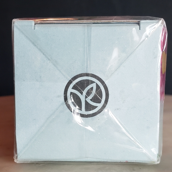 Yves Rocher Flowers In The City Eau de Parfumé Limited Edition Full Size NWT NIB - Picture 2 of 6